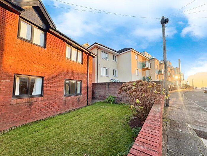 1 Bedroom Flat To Rent In Seabank Court, Porthcawl, CF36