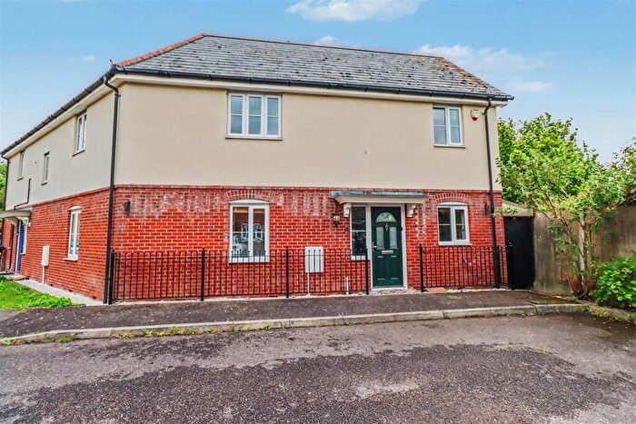 2 Bedroom End Of Terrace House For Sale In The Parks, Basildon, SS13
