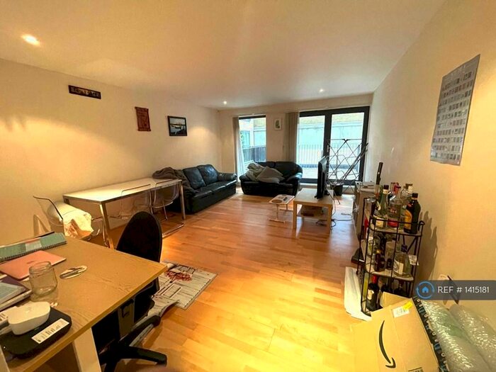 2 Bedroom Flat To Rent In William Road, London, NW1