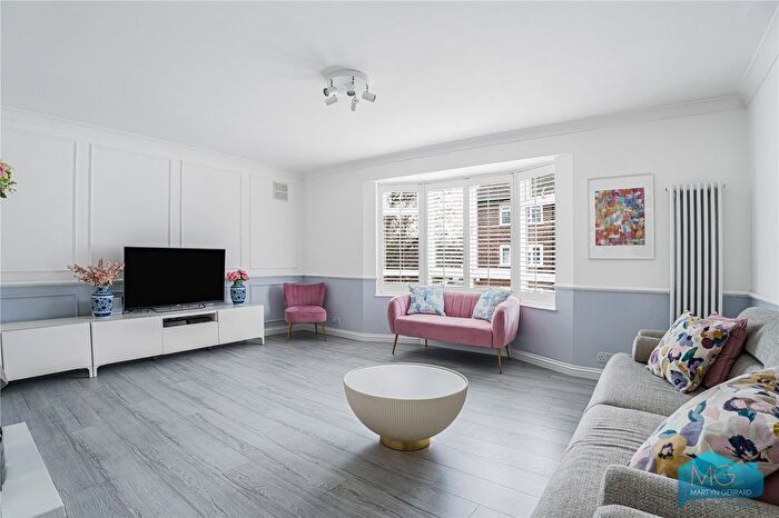 3 Bedroom Flat For Sale In Albert Close, London, N22