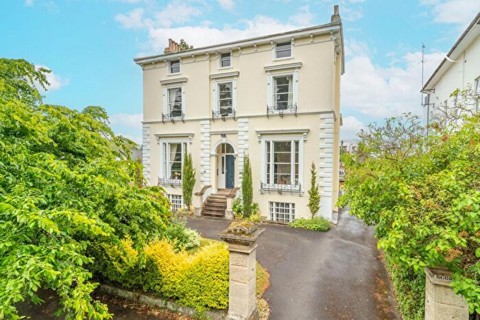 1 Bedroom Apartment For Sale In Pittville Crescent, Pittville, GL52