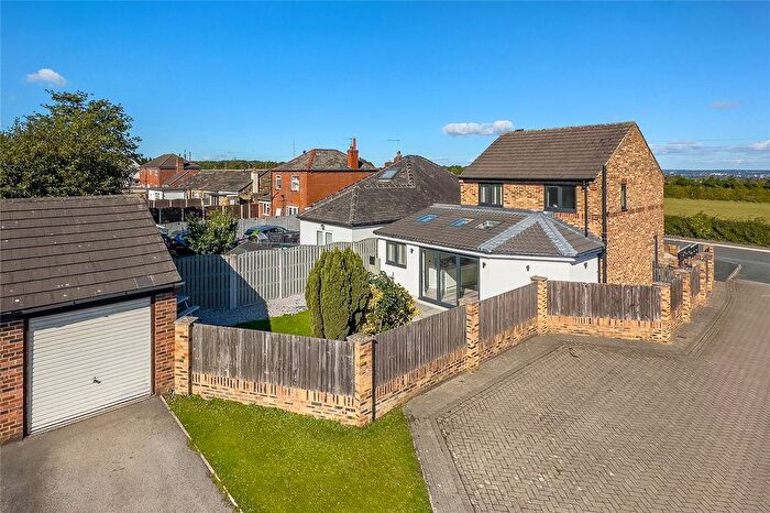 3 Bedroom Detached House For Sale In Springwell Court, Tingley, Wakefield, West Yorkshire, WF3