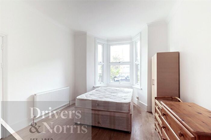 1 Bedroom Apartment To Rent In Mayton Street, Holloway, London, N7