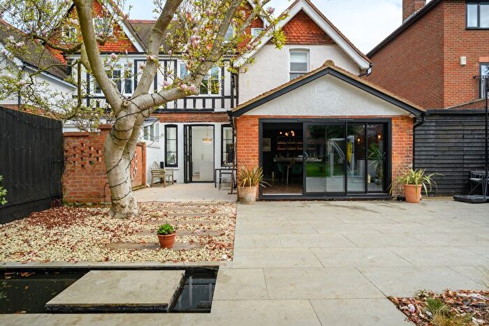 5 Bedroom Semi Detached House For Sale In Hersham Road, Walton-On-Thames, KT12