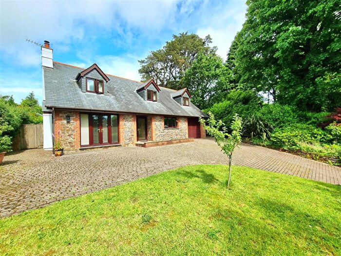 4 Bedroom House For Sale In Chapel, Launceston, PL15