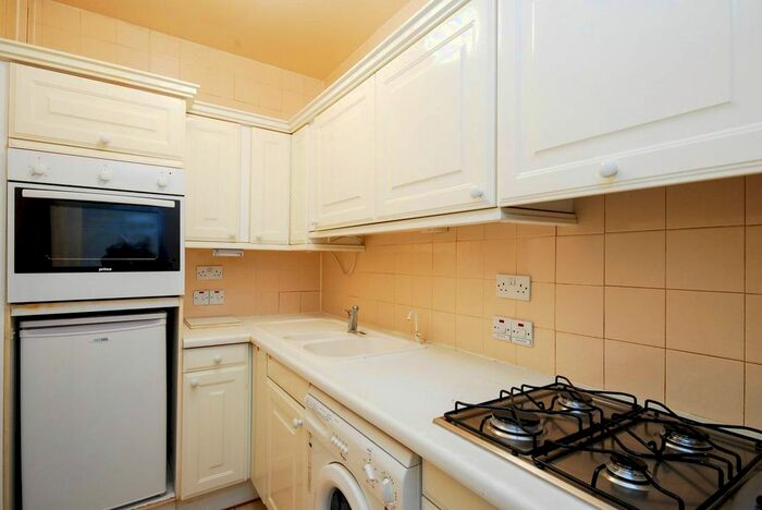 Studio To Rent In Queens Gate Terrace, South Kensington, London, SW7