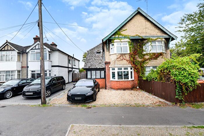 3 Bedroom Semi-Detached House To Rent In Salisbury Road, Totton, Southampton, Hampshire, SO40