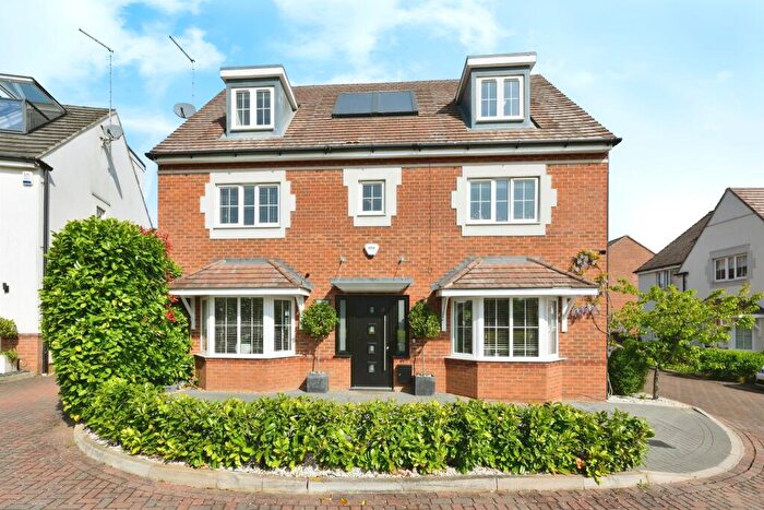 5 Bedroom Detached House For Sale In Gatekeepers Way, Watton At Stone, Hertford, SG14