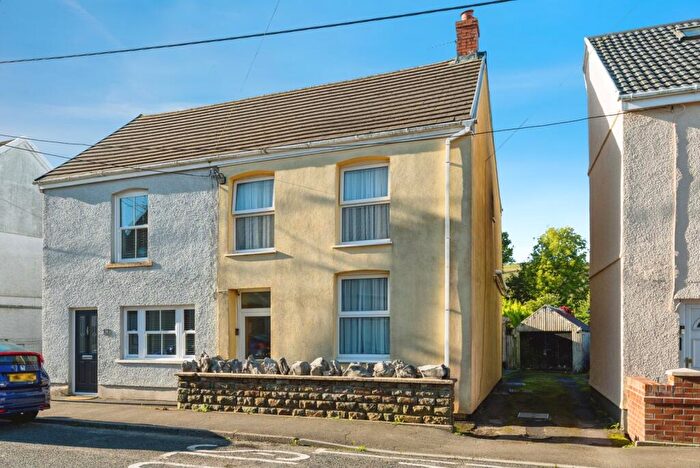 3 Bedroom Semi-Detached House For Sale In Gwilym Road, Cwmllynfell, Swansea, Neath Port Talbot, SA9