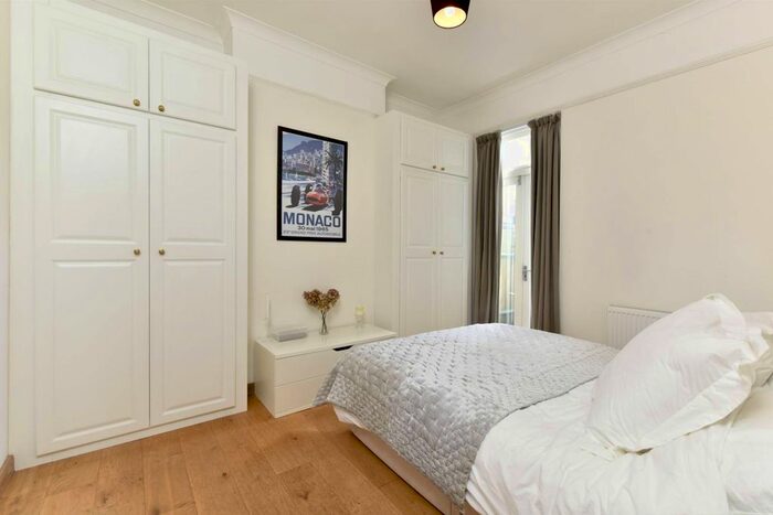 2 Bedroom Flat To Rent In Leppoc Road, Abbeville Village, London, SW4