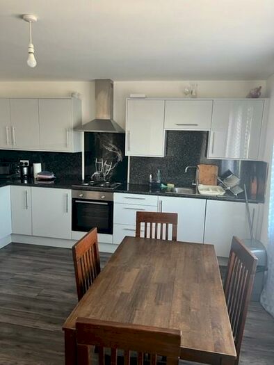 3 Bedroom Flat To Rent In High Road, Chadwell Heath, Romford, RM6