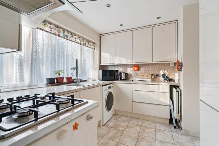 2 Bedroom Semi-Detached Bungalow For Sale In Milner Close, Garston, WD25