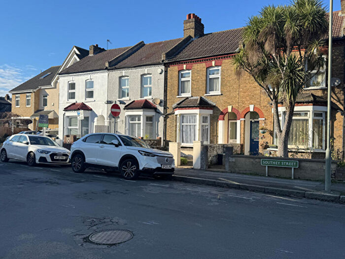 3 Bedroom End Of Terrace House For Sale In Southey Street, London, SE20