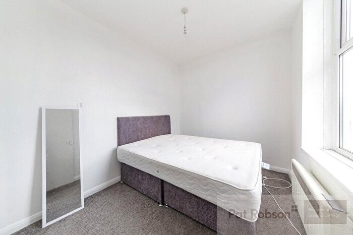 2 Bedroom Apartment To Rent In Shields Road West, Byker, Newcastle Upon Tyne, NE6