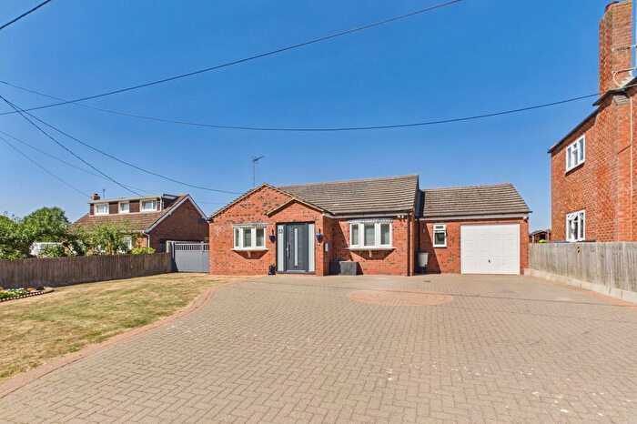 3 Bedroom Detached Bungalow For Sale In Main Road, Shutlanger, NN12