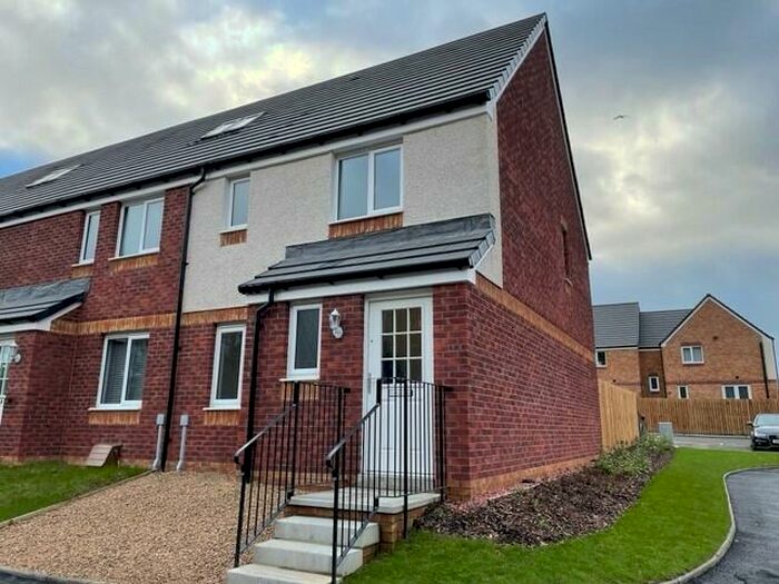 3 Bedroom House To Rent In National Crescent, Pollok, G43
