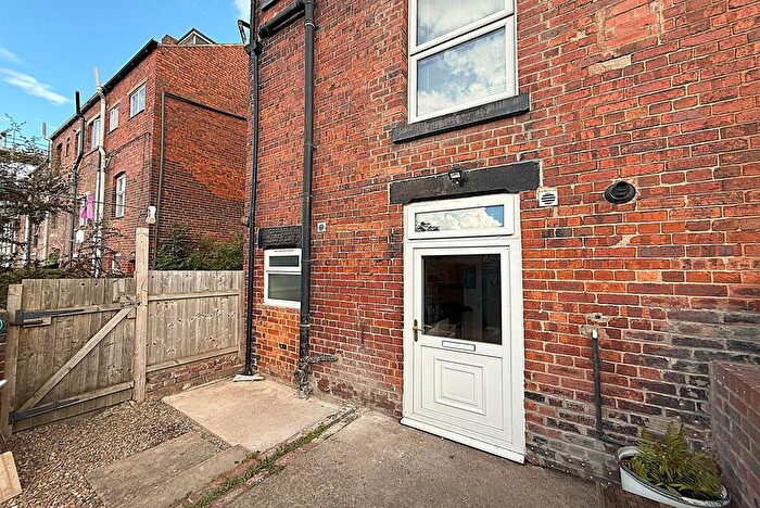 3 Bedroom Flat To Rent In Albert Road, Sheffield, S8