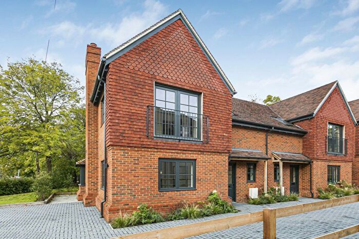 3 Bedroom Semi-detached House To Rent In Effingham Mews, Effingham, KT24