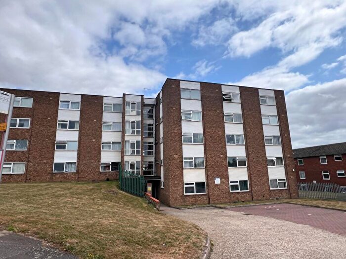 1 Bedroom Apartment To Rent In Burfield Court, Stopsley, LU2