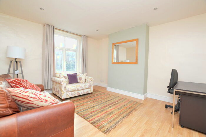 1 Bedroom Apartment To Rent In Ecclesall Road, Banner Cross, S11