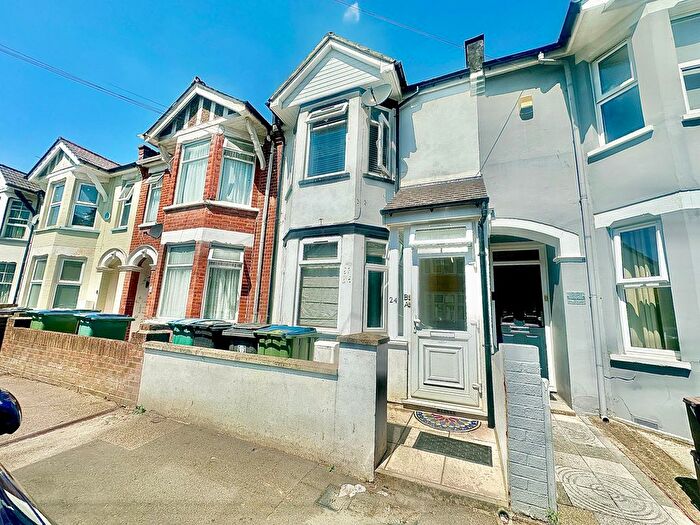 2 Bedroom Maisonette To Rent In Princes Avenue, Watford, WD18