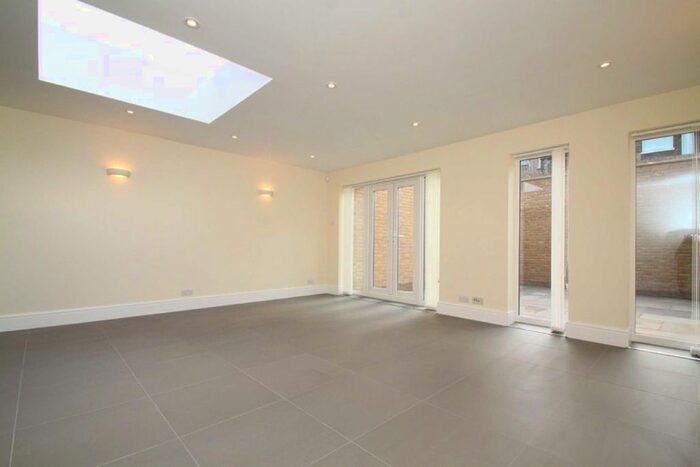 3 Bedroom Terraced House To Rent In Harefield Mews, London, SE4