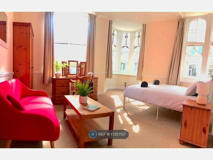 3 Bedroom Flat To Rent In Digby Chambers, Bournemouth, BH1