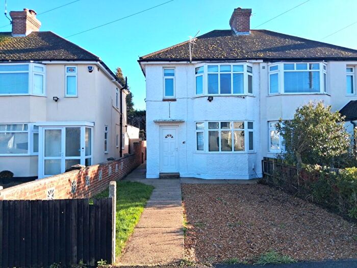3 Bedroom Semi Detached House To Rent In The Westering, Cambridge, CB5