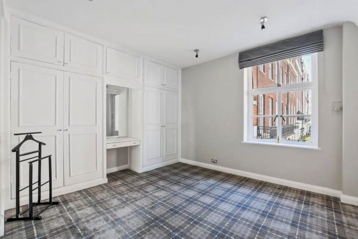2 Bedroom Flat For Sale In Carrington House, Hertford Street, Mayfair, W1J