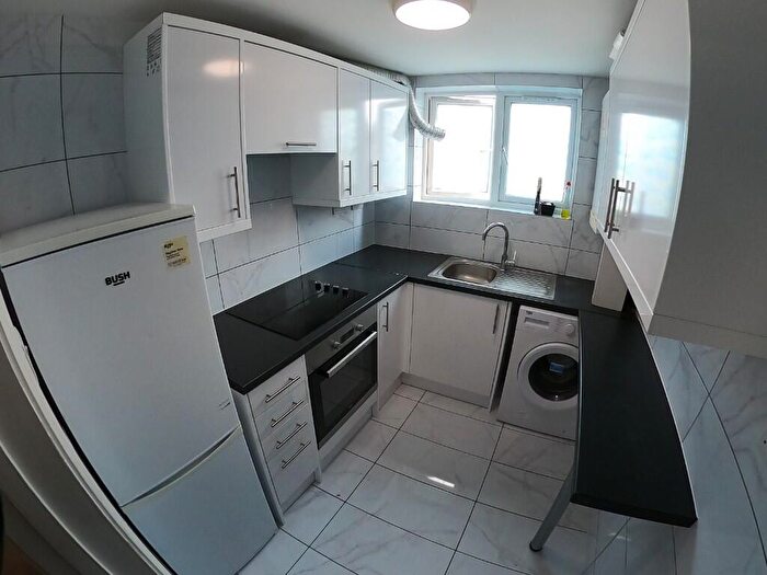 3 Bedroom Flat To Rent In Barking Road, London, E6