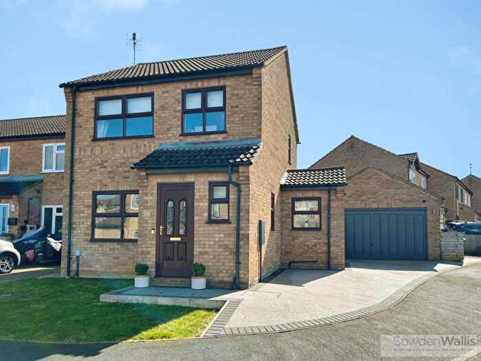 3 Bedroom Detached House For Sale In Foxglove Road, Stamford, PE9