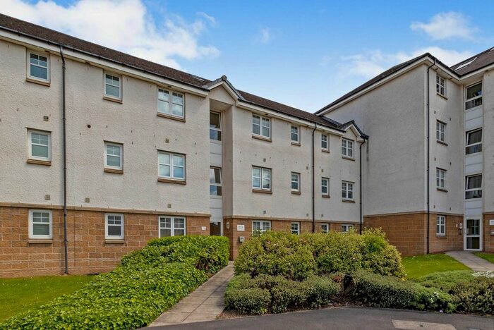 3 Bedroom Flat To Rent In Sun Gardens, Thornaby, Stockton-On-Tees, Cleveland, TS17