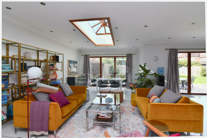 6 Bedroom Semi-Detached House To Rent In Saddlescombe Way, Woodside Park, Finchley, N12