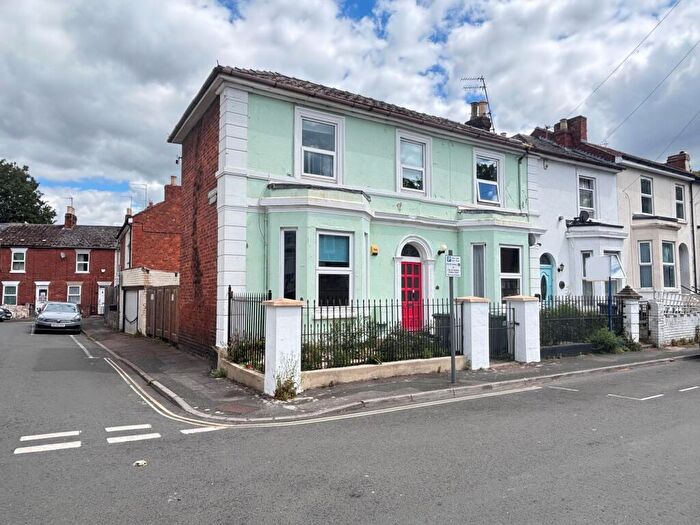 3 Bedroom End Of Terrace House For Sale In Arthur Street, Gloucester, GL1
