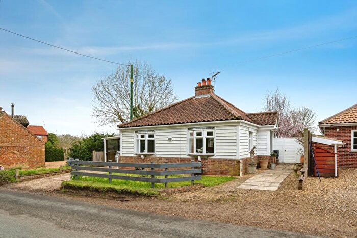 1 Bedroom Bungalow For Sale In Coltishall Road, Buxton, Norwich, Norfolk, NR10