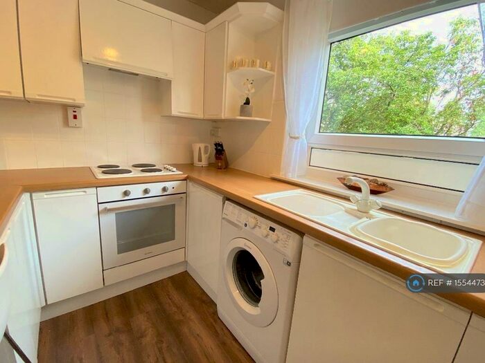 2 Bedroom Flat To Rent In Teviot Street, Falkirk, FK1