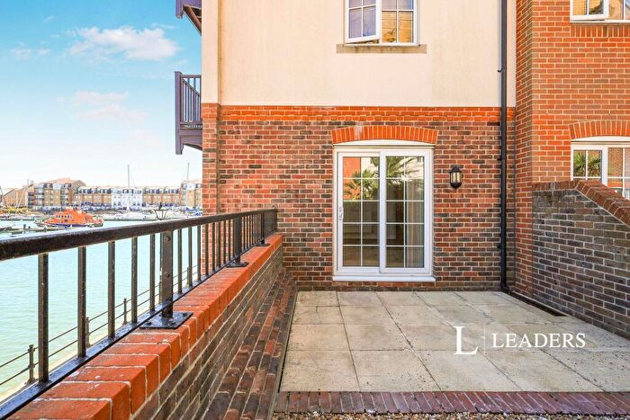 2 Bedroom Apartment To Rent In South Sovereign Harbour, BN23