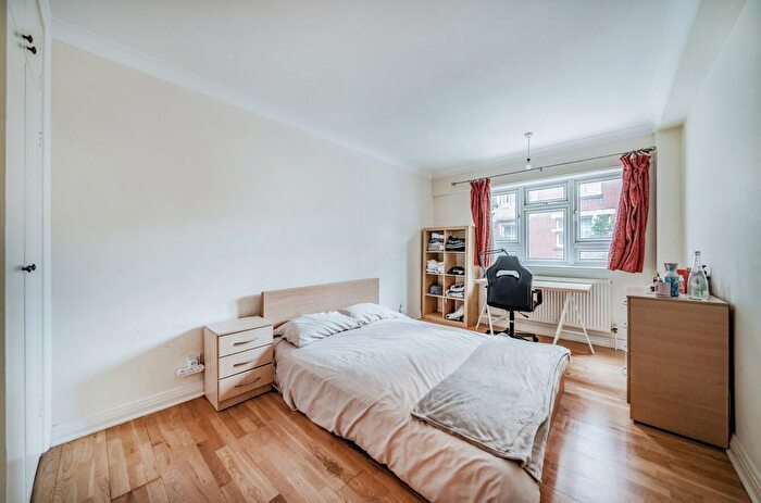 1 Bedroom Flat For Sale In Moscow Road, London, W2