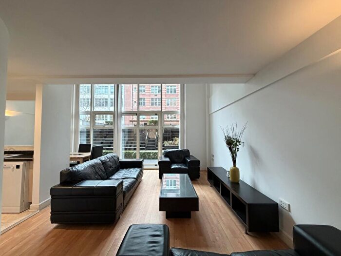 1 Bedroom Apartment To Rent In , Whitworth Street West, Manchester, M1