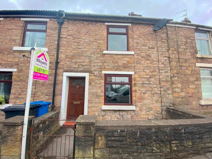 2 Bedroom Cottage To Rent In Shear Brow, Blackburn, BB1