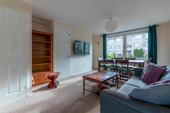 2 Bedroom Flat To Rent In Oxgangs Park, Edinburgh, EH13