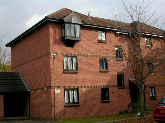 Studio To Rent In Vicarage Way, Colnbrook, SL3