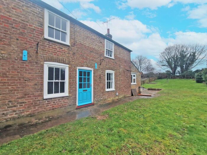 2 Bedroom Cottage To Rent In The Street, Acol, Birchington, CT7