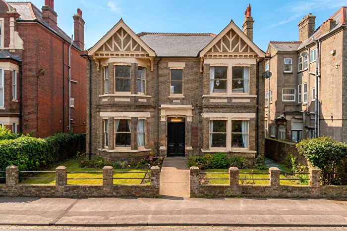 6 Bedroom Detached House For Sale In Kirkley Cliff Road, Lowestoft, NR33