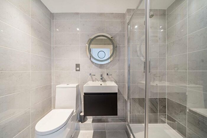 1 Bedroom Flat To Rent In Holland Park Avenue, Notting Hill, W11