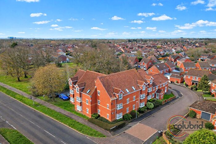 2 Bedroom Flat For Sale In Northampton Grove, Langdon Hills, Basildon, SS16
