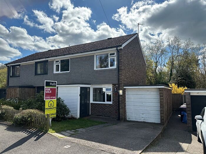 3 Bedroom Semi Detached House For Sale In Mount Side, Ketley, Telford, Shropshire, TF1