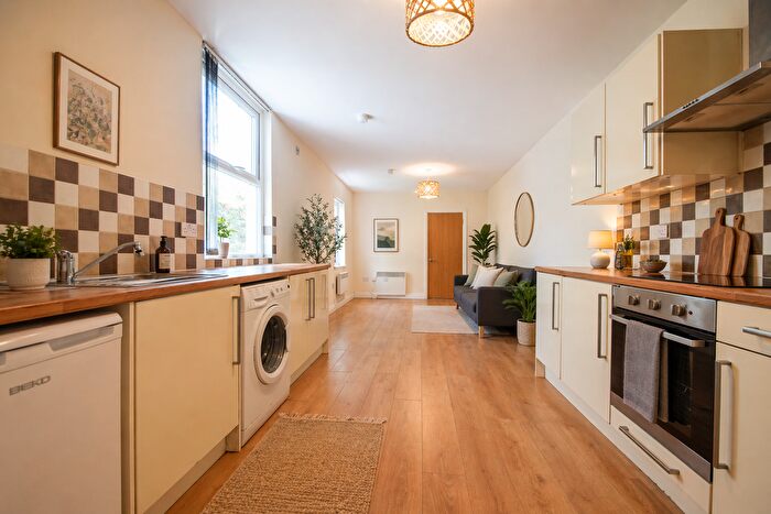 1 Bedroom Flat To Rent In Claude Road, Roath, CF24