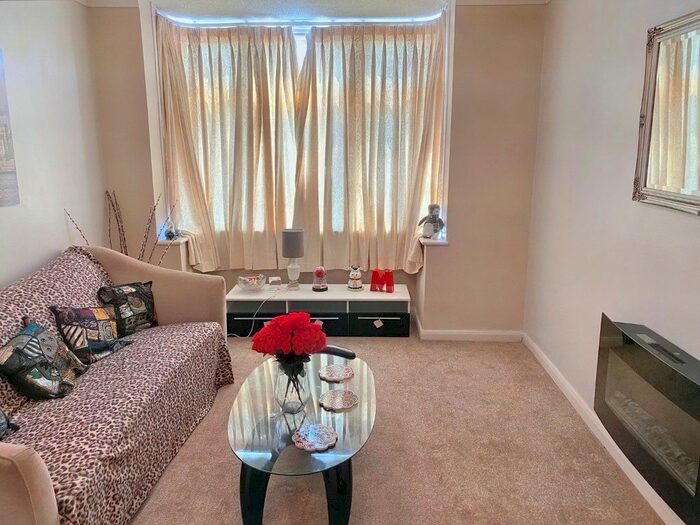 3 Bedroom Semi-Detached House To Rent In Long Lane, Hillingdon, Uxbridge, Middlesex, UB10