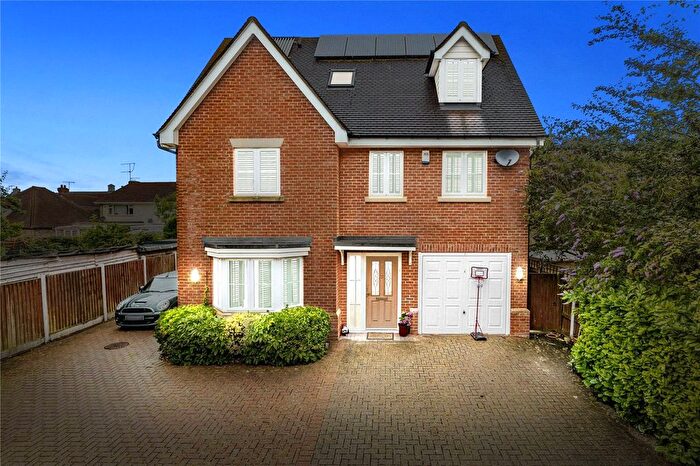 5 Bedroom Detached House To Rent In The Cedars, Springfield, Essex, CM2